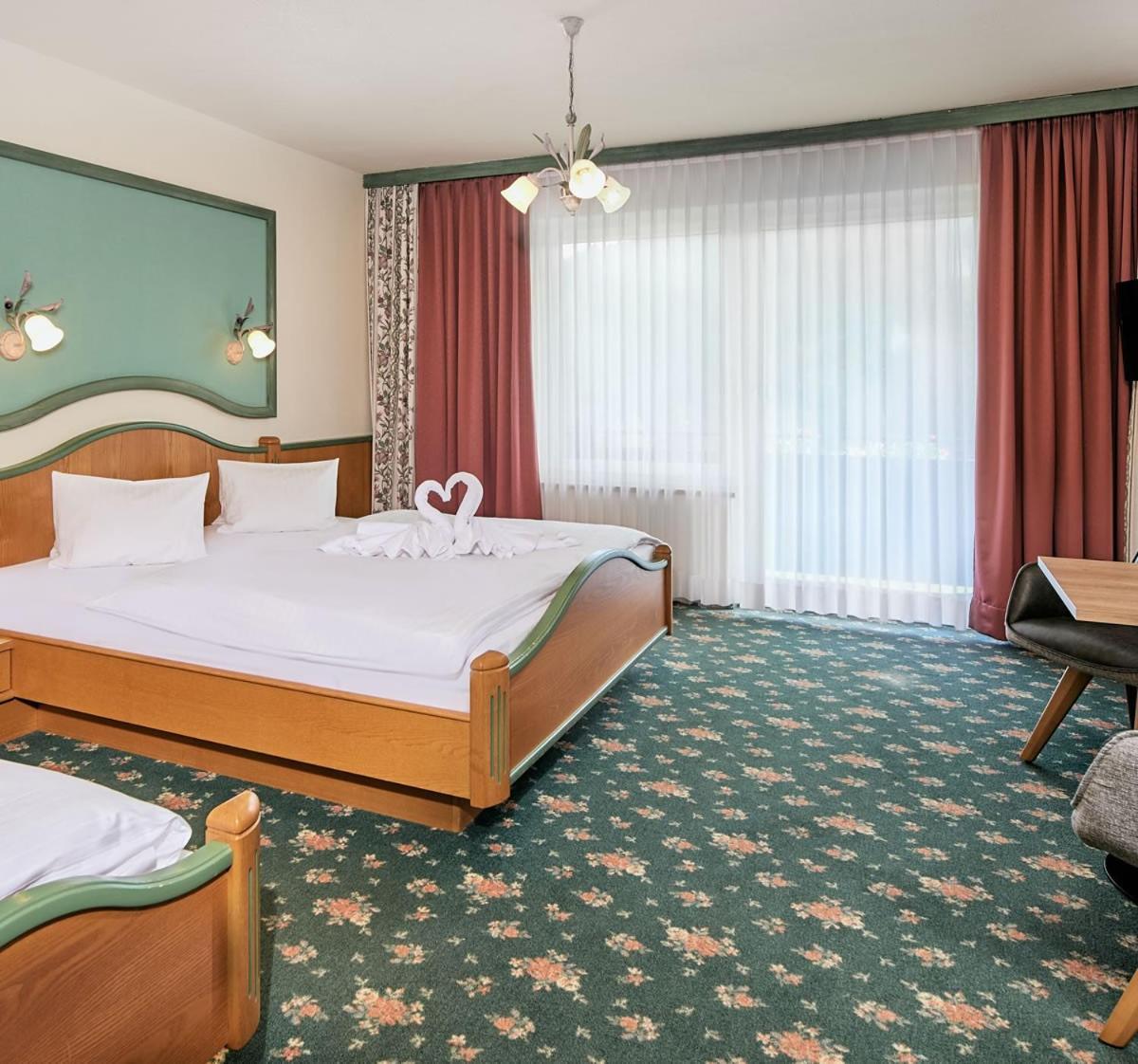 Hotel Bergglueck フィルツモース エクステリア 写真